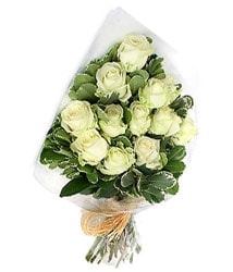 Ankara Bat�kent �i�ek�ilik g�rsel �i�ek modeli firmam�zdan 11 adet beyaz g�lden buket �i�e�i