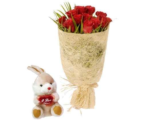 sevenlere �zel oyuncak ve 11 g�l buketi Ankara Ostim �i�ek g�nderimi firmas� �r�n�m�z  